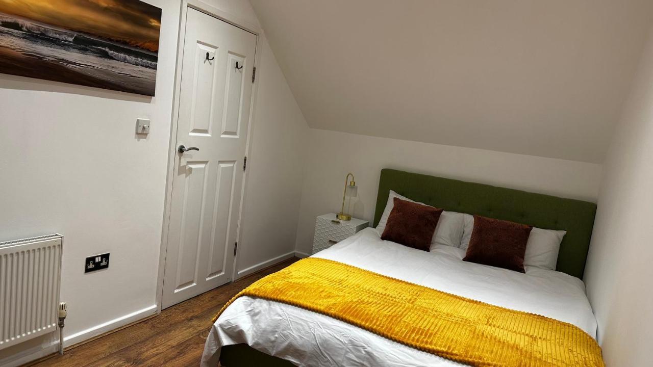 Aldo's 2 Bedroom Townhouse N1 Londra